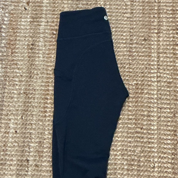 HP💫Navy lululemon Leggings - Picture 4 of 5
